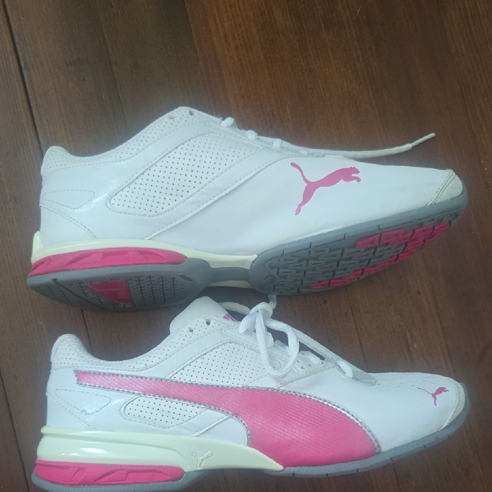 Puma White and Pink Athletic Shoes with Breathable Design - Picture 3 of 12